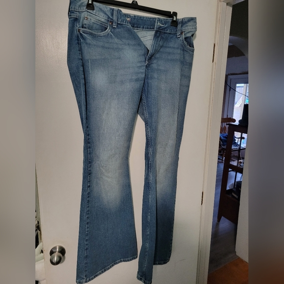 Wrangler Bootcut Jeans - Picture 3 of 3